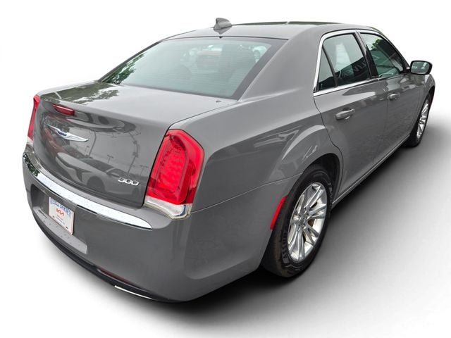 2019 Chrysler 300 Touring