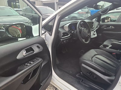 2024 Chrysler Pacifica Hybrid Select S Appearance