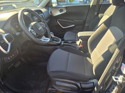 2025 Kia Soul Base