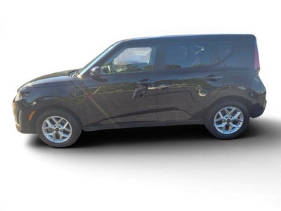 2025 Kia Soul Base