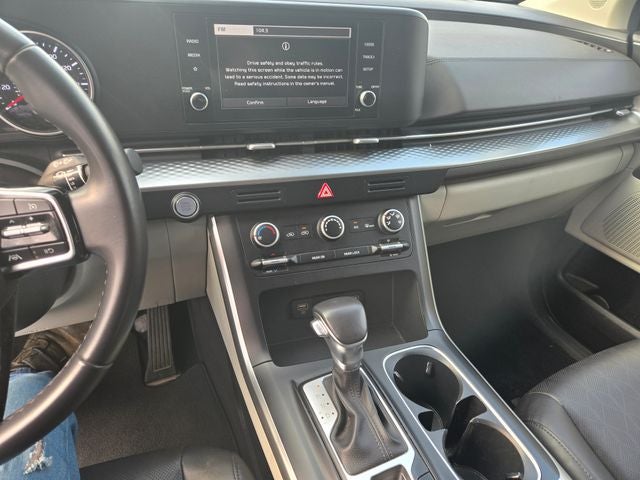 2024 Kia Carnival LX