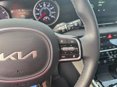 2024 Kia Carnival EX