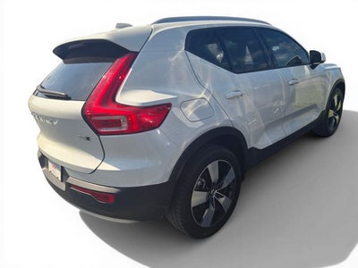 2020 Volvo XC40 Momentum