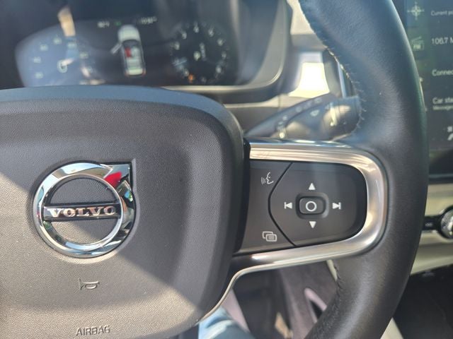 2020 Volvo XC40 Momentum