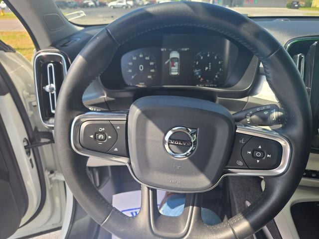 2020 Volvo XC40 Momentum
