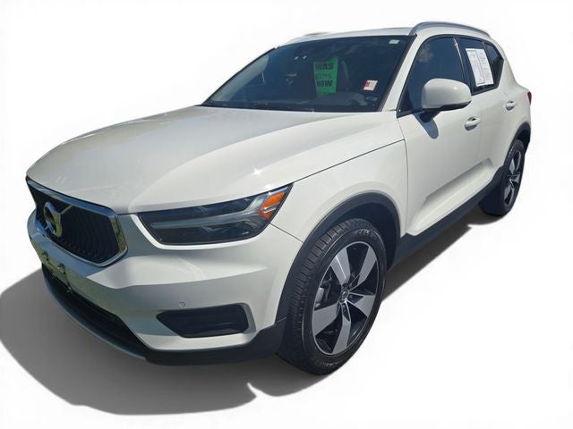 2020 Volvo XC40 Momentum